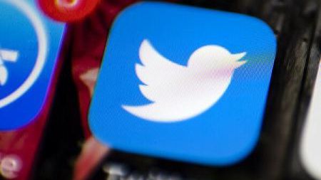 Aproape 940.000 de conturi Twitter au fost închise