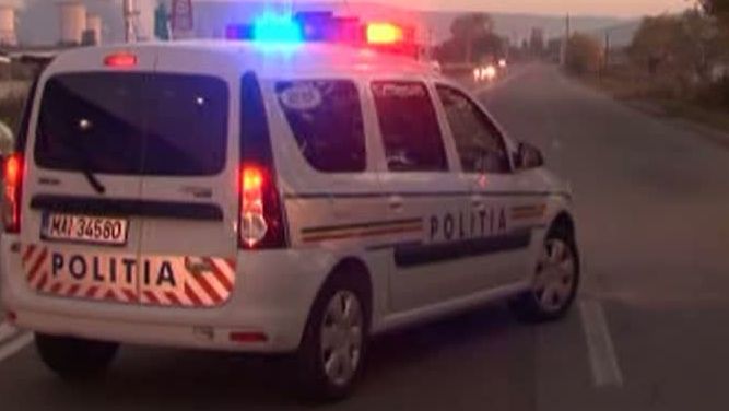 Un băiat 3 ani a murit, după ce a fost lovit de un microbuz condus de un adolescent de 17 ani