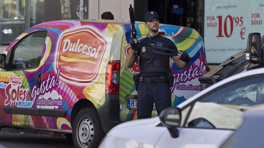 Teroare la metrou, în Madrid! Doi indivizi au deschis focul în mulțime