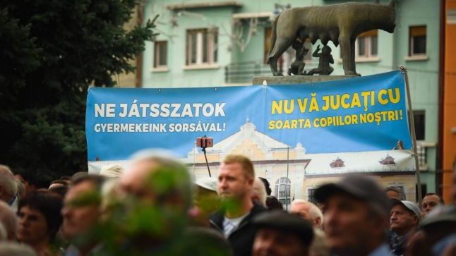 Fost ministru, despre scandalul liceului de la Târgu Mureş: Nu înfiinţezi un liceu "pe sub masă" 