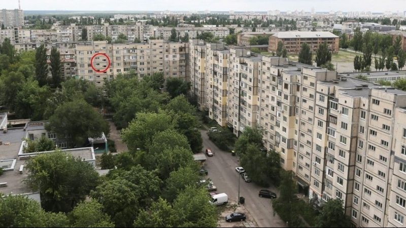 Când au ajuns acasă după muncă au înghețat. Vecinul transformase scara de bloc. IMAGINI DE POVESTE