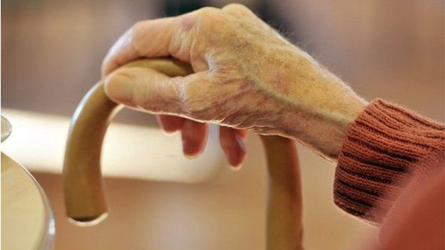 Descoperire uimitoare despre LONGEVITATEA oamenilor. Care ar fi durata maximă a unei vieţi