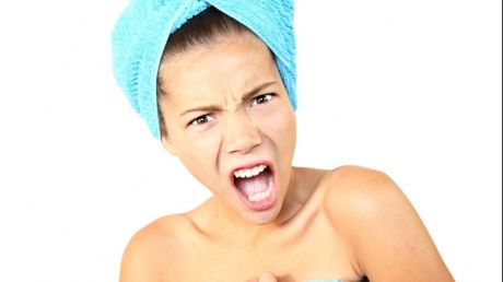 Te dai cu el zilnic. Bomba chimică din acest produs cauzează cancer de sân