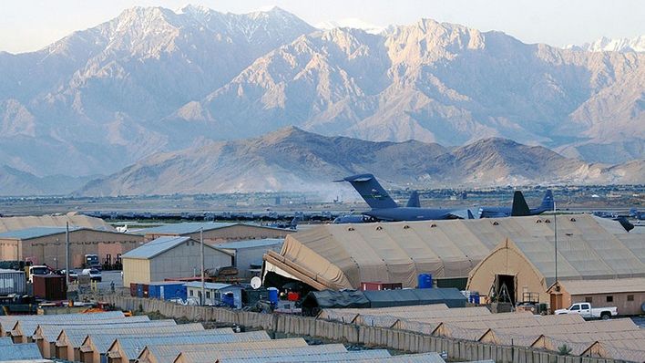 ATENTAT SINUCIGAŞ cu BOMBĂ la baza aeriană Bagram, din Afganistan: mai multe victime