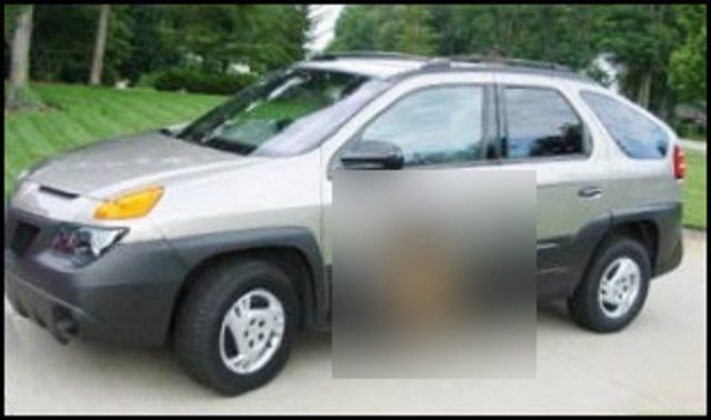 Şi-a modificat maşina pentru câinele lui. Cum trece animalul direct prin portieră