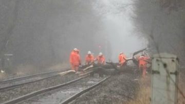 Întârzieri RECORD la CFR, în urma furtunii de duminică