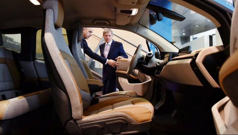 Dacian Cioloș și soția, implicați într-un accident rutier în Dâmbovița 