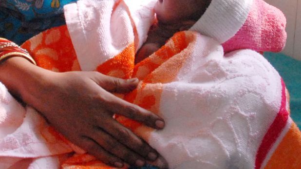 Copilul extraterestru creează panică în India. Ce s-a întâmplat cu el la 2 zile după ce s-a născut