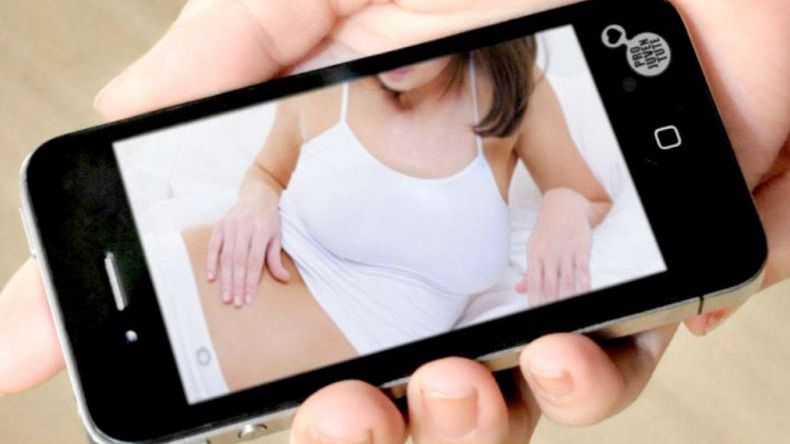 Aventura amoroasă dintre doi colegi de liceu a sfârşit la Tribunal. Cum şi-a filmat tânărul iubita