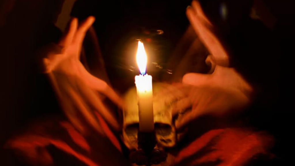 Aşa se fac cele mai multe farmece! Nimeni nu spune asta, dar singurul mod de a scăpa de ele este...