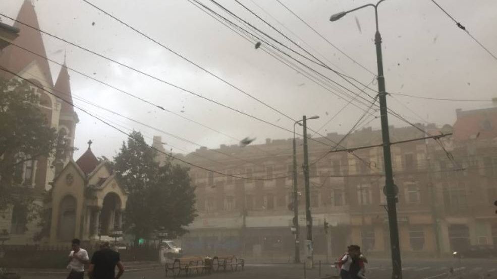 ”Neglijență sau incompetență”? Iohannis cere explicații guvernului după furtuna din vestul țării