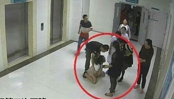 I-a rugat în genunchi sa îi facă cezariană, dar a fost refuzată. Apoi s-a întâmplat ceva înfiorător