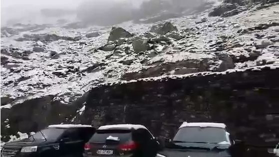 Iarna şi-a intrat în drepturi. Locul din România unde stratul de zăpadă măsoară câţiva centimetri