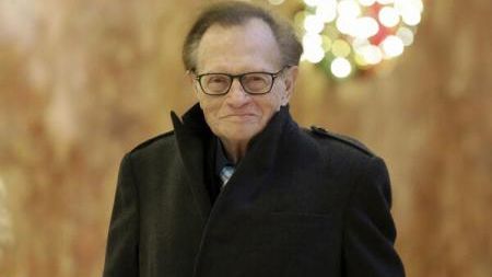 Larry King a anunțat că a fost diagnosticat cu cancer pulmonar