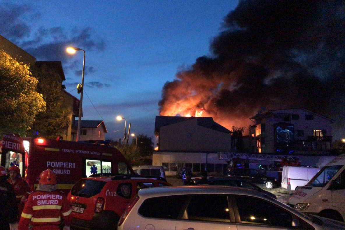 Incendiu la un cămin de bătrâni din București. Un mort, mai mulți răniți. Dosar penal la Parchet