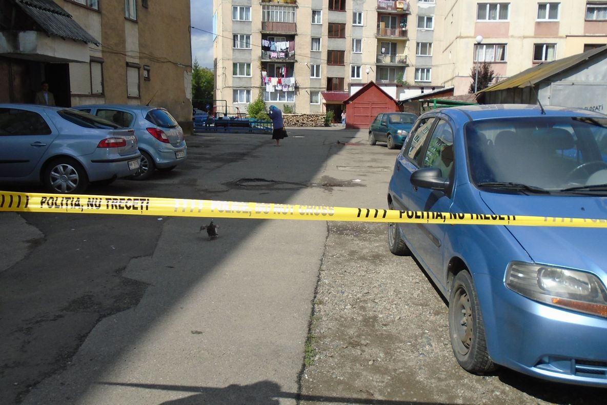 Mama a trei copii, ucisă de soțul violent de care voia să divorțeze. Mărturia părinților femeii