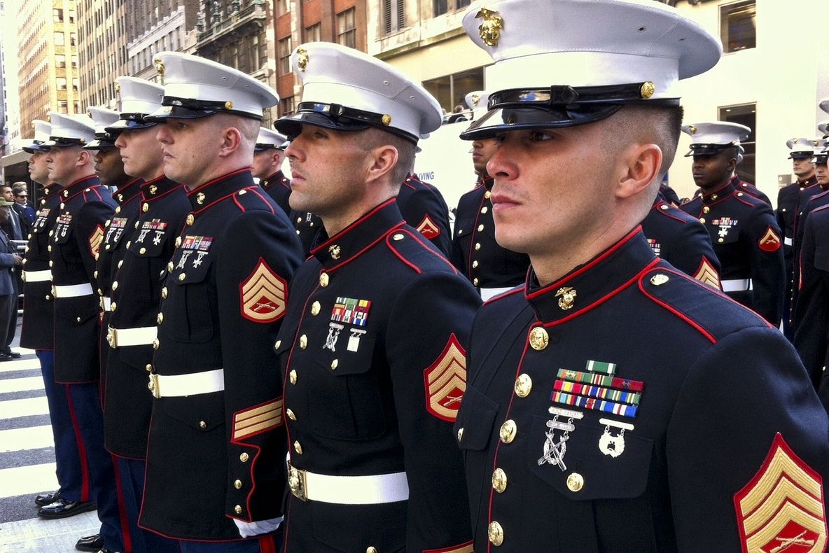 SUA: 15 soldați ai Marinei, răniți după ce un vehicul de asalt a luat foc