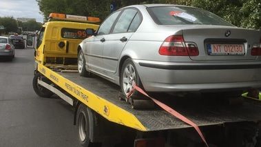 Atenţie, bucureşteni! A început ridicarea maşinilor parcate pe domeniul public 