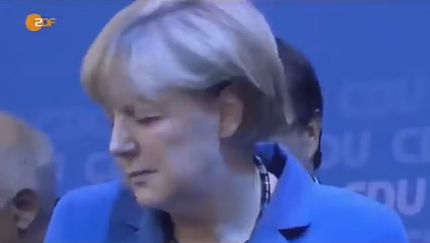 VIDEO. Angela Merkel "dezgustată" de steagul propriei sale ţări. Cum a fost surprinsă