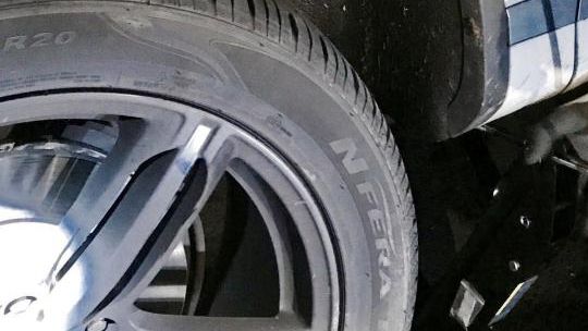 Un șofer a mers kilometri în șir. A oprit și a încremenit când a văzut ce era sub mașină