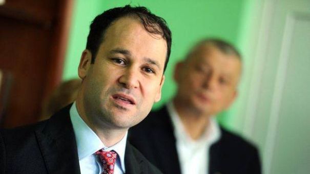 Încă o taxă pentru bucureştenii din Sectorul 3, deşi primarul i-a asigurat că o anulează