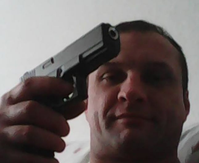 Primele imagini cu românul convertit la Islam şi arestat pentru terorism