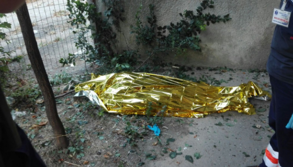 Incident șocant! O femeie a căzut de la etajul 7 al unui bloc