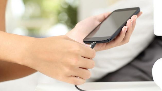 De ce TREBUIE să-ţi încarci telefonul când bateria ajunge la 50%