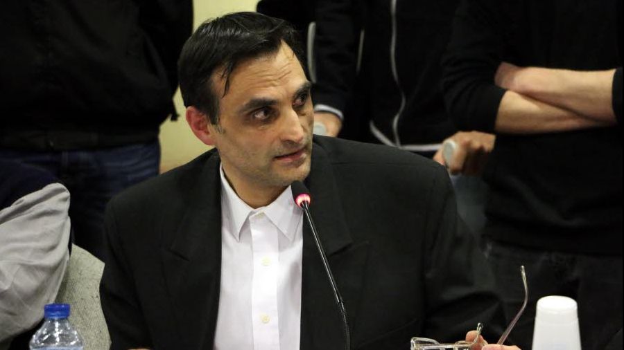 Propunere ŞOC a unui consilier municipal din Franţa: "Romilor să li se ia dinţii de aur..."