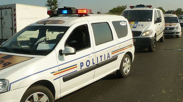 Impact frontal extrem de violent, pe E 85. Maşinile, distruse: două victime 