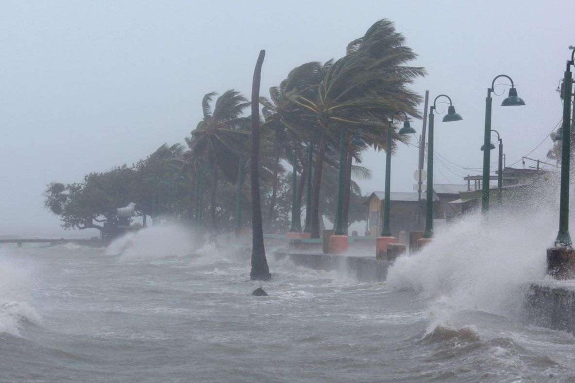 Cum se stabilesc numele uraganelor