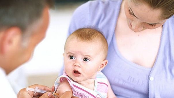 Senat: Legea vaccinării obligatorii respectă Constituţia. ONG-urile: "Vă putem acuza de genocid"