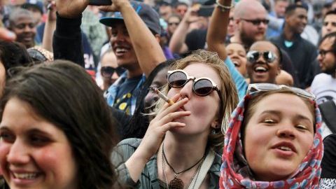 Cel mai consumat drog din România. Tinerii spun că e inofensiv, autorităţile le arată riscurile