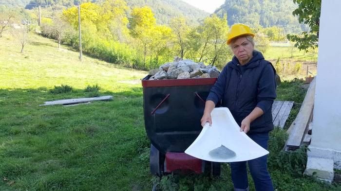 Singura femeie din România căutătoare autorizată de aur