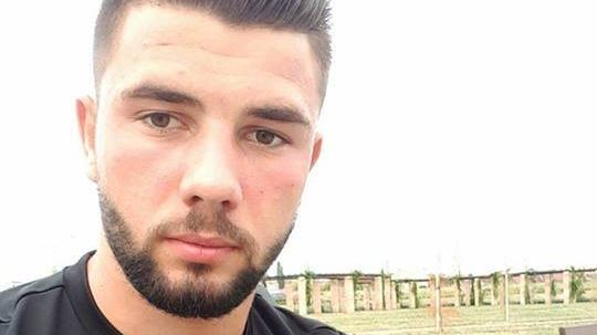 VIDEO. AROGANŢĂ MAXIMĂ a unui tânăr, după ce a vandalizat un TRAMVAI: "Sunteţi mai reduşi mintal"