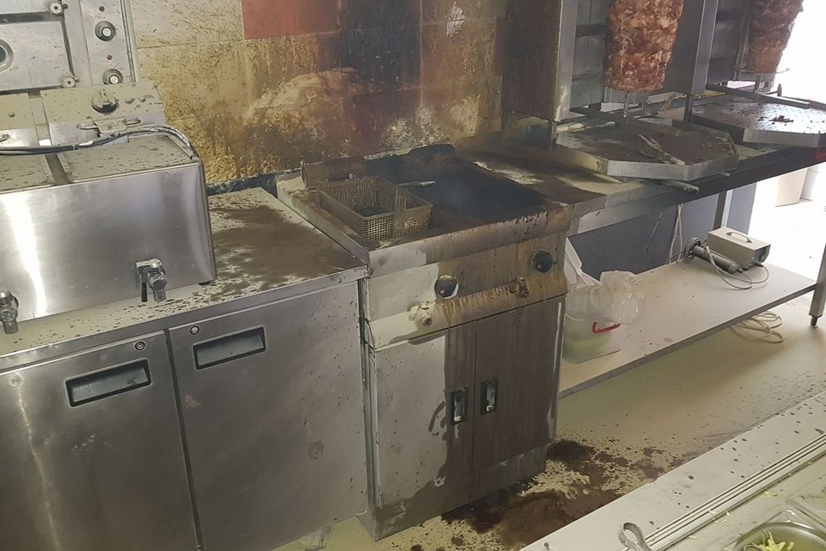 Incendiu într-un centru comercial. 150 de persoane au fost evacuate