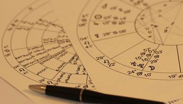 3 zodii care îşi găsesc dragostea toamna asta