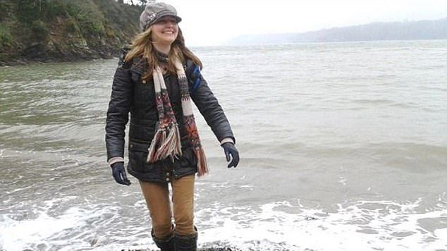 Gestul ȘOCANT la care a recurs o femeie, după ce soțul i-a confiscat cardul de credit