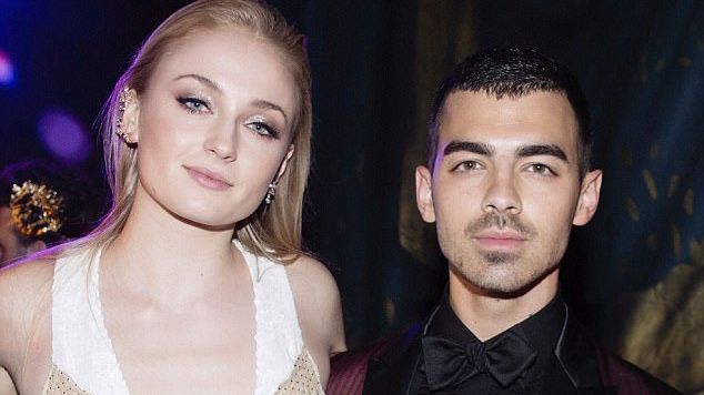 O cunoscută actriță din Game of Thrones s-a logodit