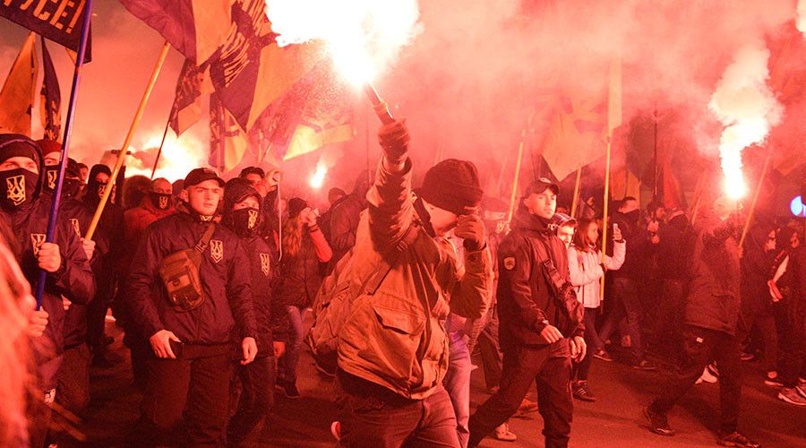 Paradă controversată în Ucraina - 10.000 de militanți de extremă dreapta au defilat la Kiev