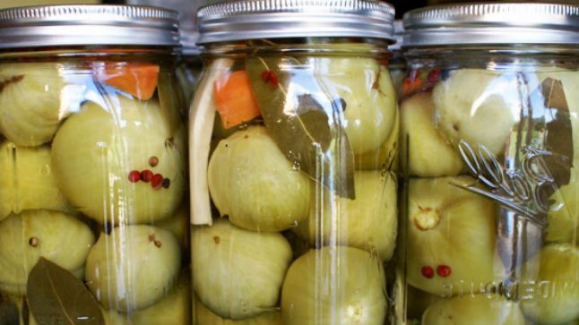 De ce sunt atât de benefice gogonelele și varza murată în sezonul rece. Uite ce spun specialiștii! 