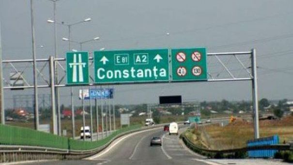 INCENDIU pe Autostrada Soarelui. Traficul este îngreunat din cauza vizibilităţii extrem de reduse