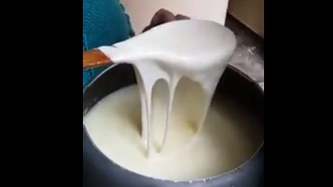 VIDEO. A cumpărat LAPTE de la ţărani, dar a avut un şoc când l-a pus la fiert