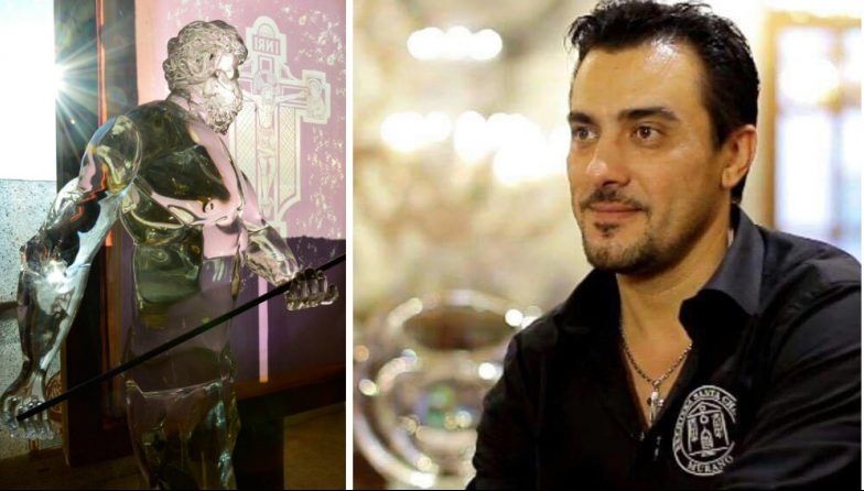 GALERIE FOTO. Un român a cumpărat o BISERICĂ şi a transformat-o într-o BIJUTERIE 