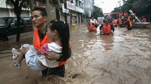 ZECI de morți în China, în urma furtunilor devastatoare