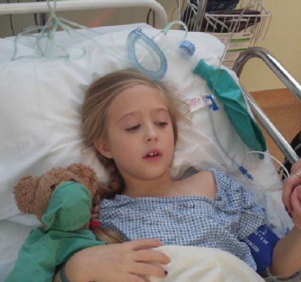 Fetiţa de 8 ani diagnosticată cu cancer la sân: e cea mai tânără supravieţuitoare a bolii din lume