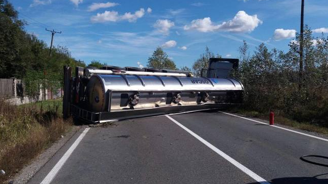 O cisternă plină cu motorină a paralizat traficul dintre Târgoviște și Ploiești