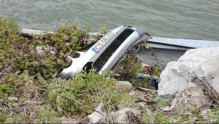 Şefi de la drumuri DEMIŞI după groaznicul accident din Caraş-Severin.Parapeţii, deterioraţi de 2 ani