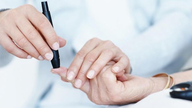 Un medic susține că a găsit leacul pentru diabet. Oricine îl poate prepara în câteva minute