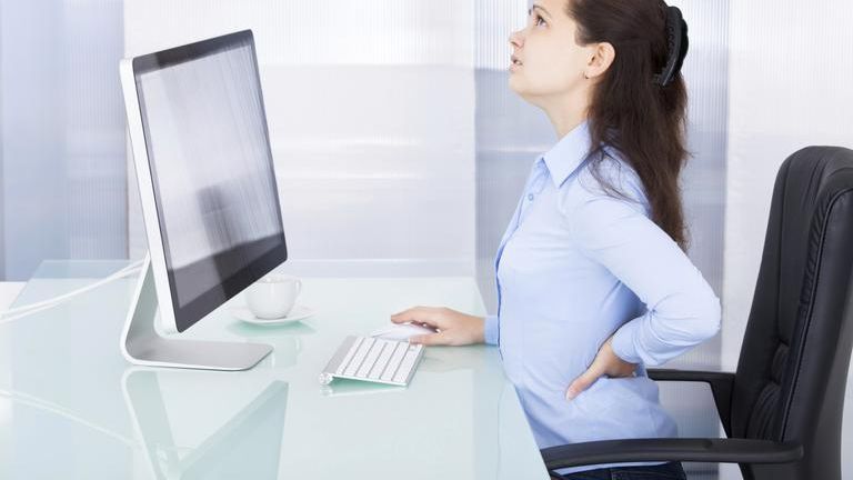 Mare atenție! Cinci obiceiuri care ne omoară de tineri